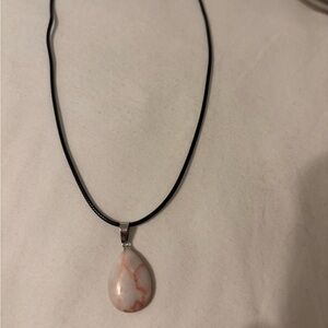 Elegant Black and Cream Pendant Necklace